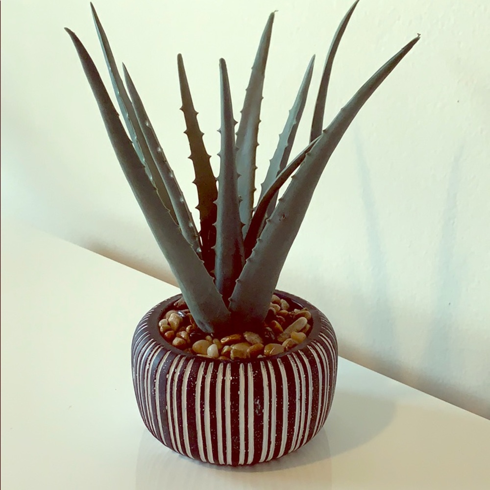 Faux succulant home decor